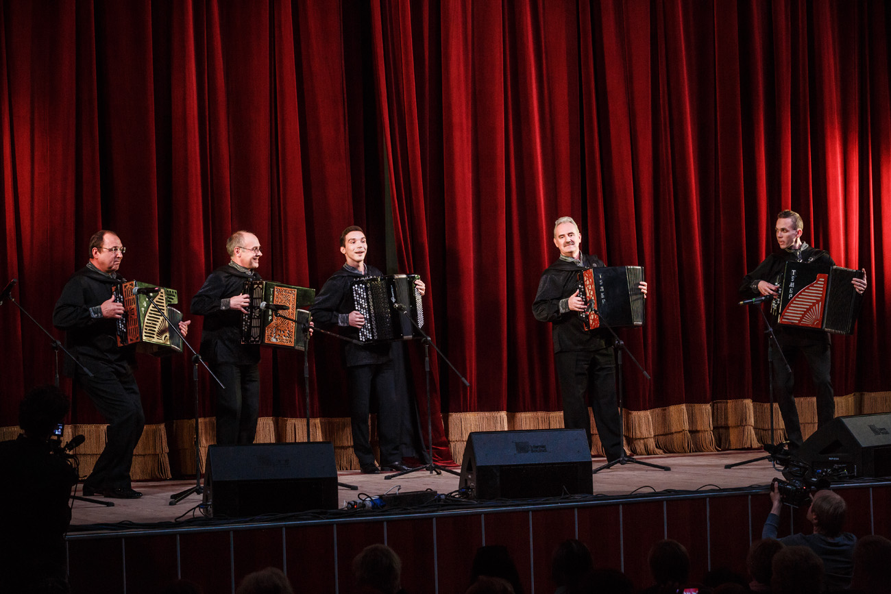 Концерт ансамбля «Русский тембр» ко Дню пожилого человека