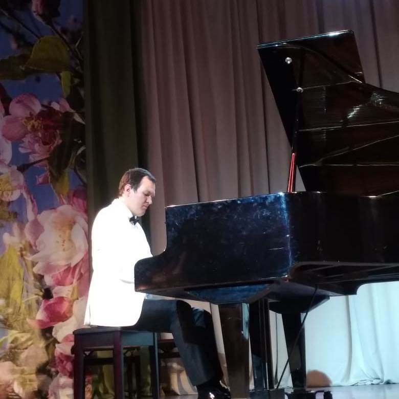 Сольный концерт Олега Калагурова прошёл в Истре