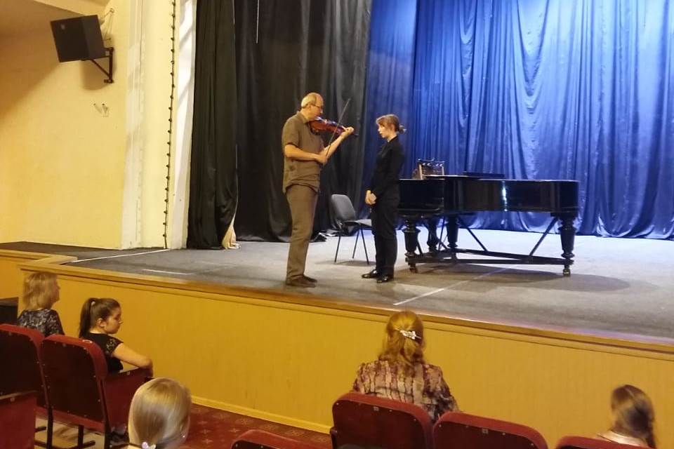 Алексей Лундин выступил с мастер-классом и концертом в Ивантеевке