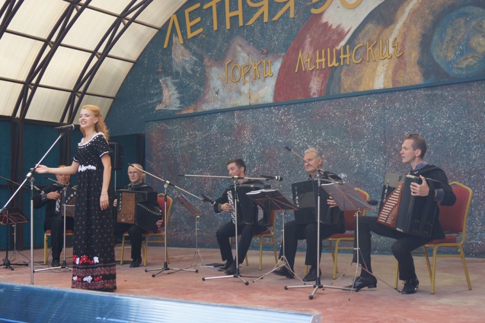 Елизавета Антонова и ансамбль «Русский тембр» выступили в Горках Ленинских
