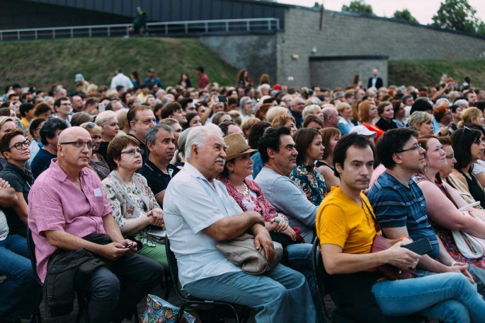 Более 12 тысяч человек посетили Летний концертный зал Московской областной филармонии в июле (РИАМО)