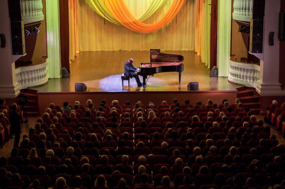 Концерт Александра Гиндина открыл новый сезон Московской областной филармонии