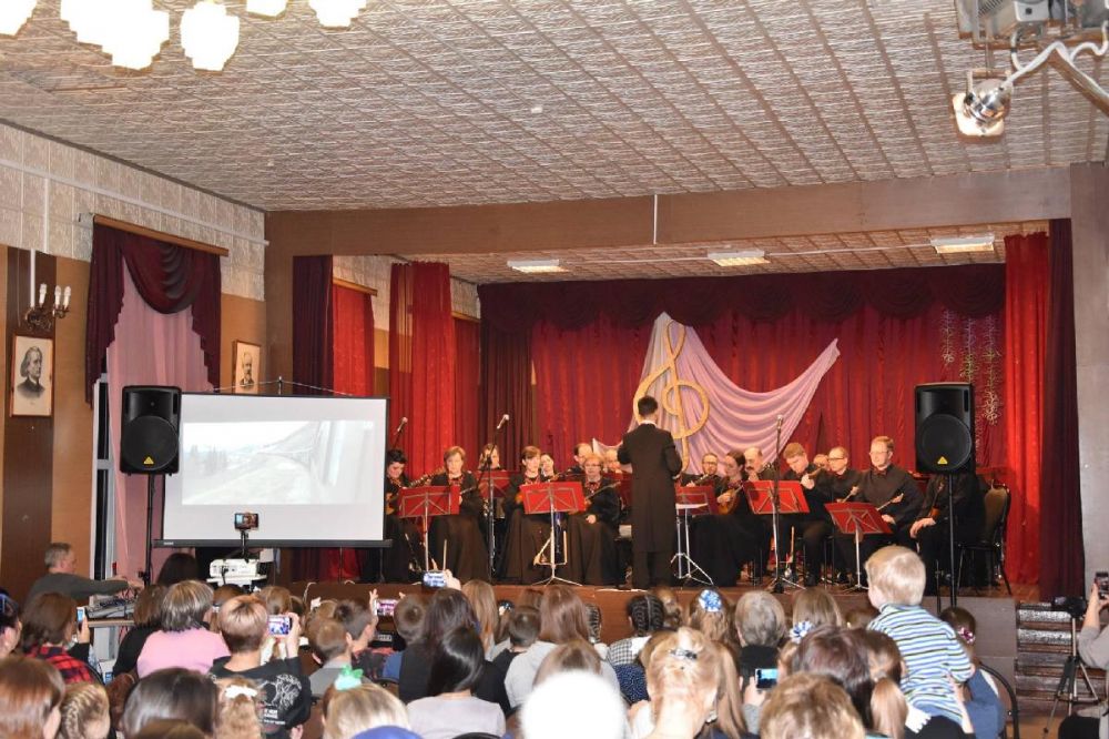 Познавательный и необычный концерт состоялся в Детской школе искусств Рошаля («Рошальский Вестник»)