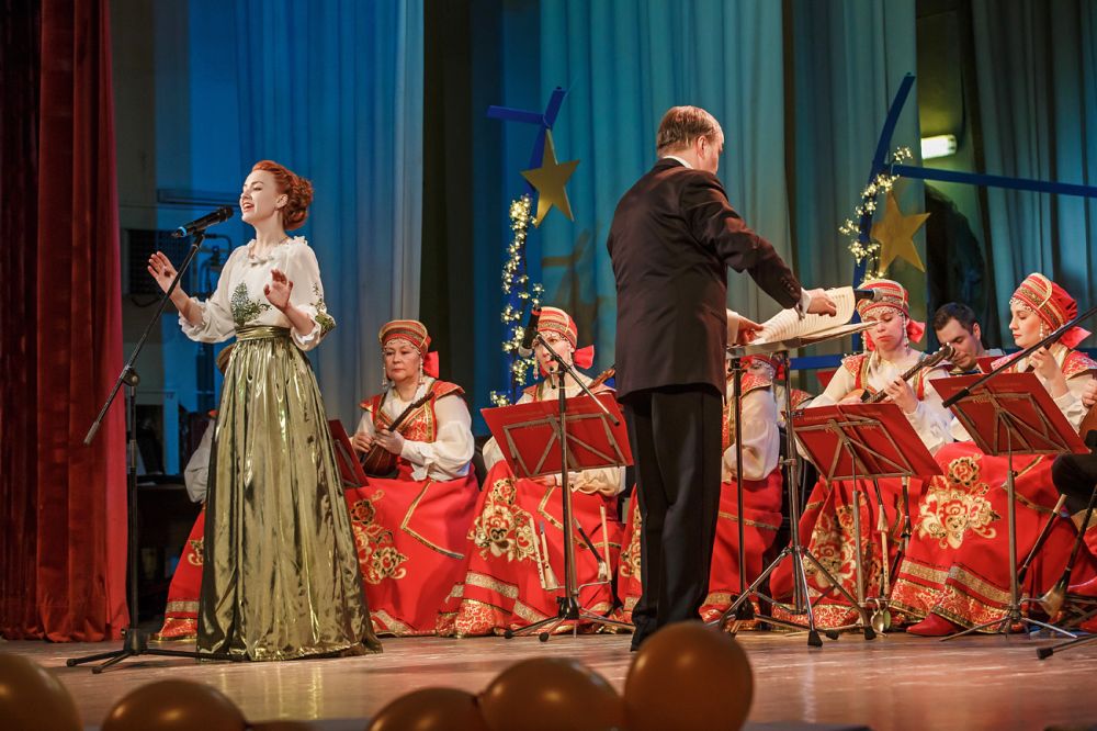 Юные таланты и известные исполнители выступили на фестивале «Звездный» в Щелковском районе (РИАМО)