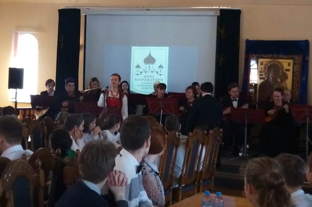 «Весенние голоса» в исполнении «Русских узоров» прозвучали в воскресной школе