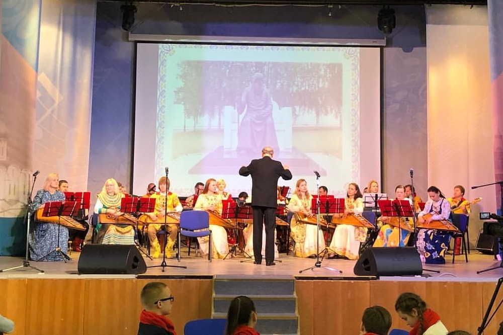 Оркестр «Гусляры России» выступил во Дворце творчества на Миуссах