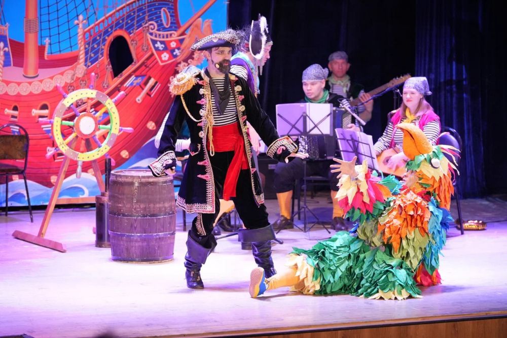 В Балашихе при полном аншлаге прошел интерактивный спектакль для детей «Сокровище пирата Билли»