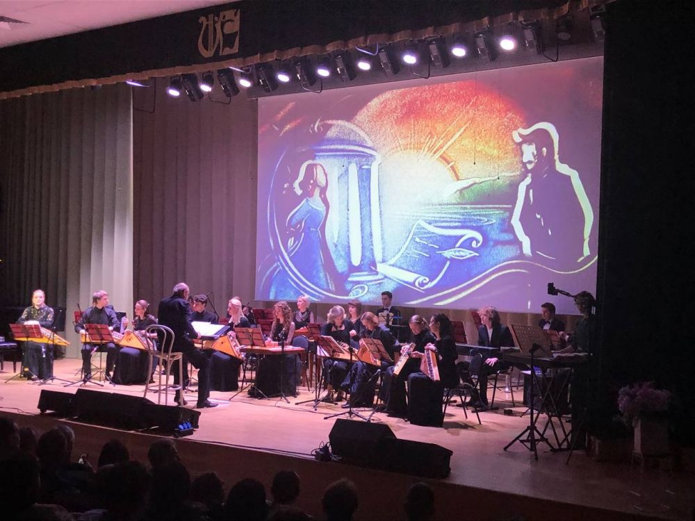«Метель» Пушкина с музыкой живого оркестра и песочной анимацией
