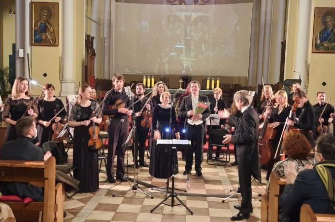 Павел Баранский и оркестр «Инструментальная капелла» выступили в Соборе на Малой Грузинской