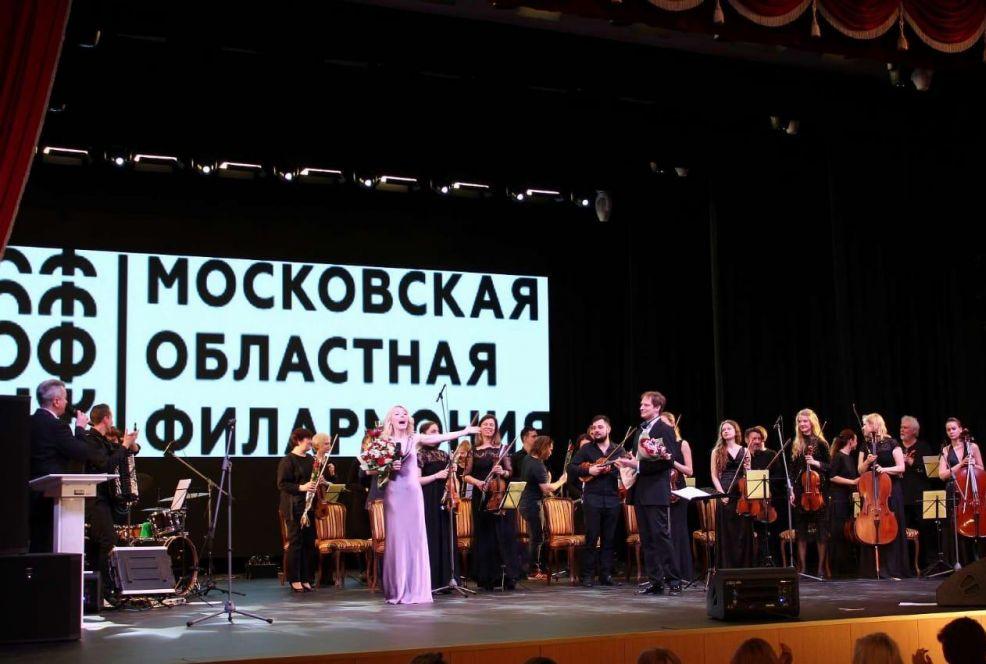 Ангелина Сергеева спела песни о любви: концерт во Власихе