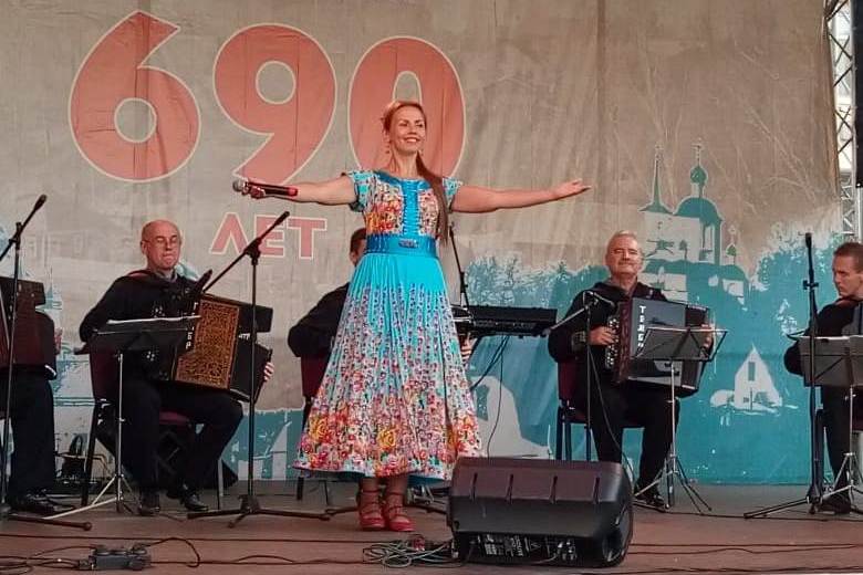«Русский тембр» и Юлия Журавлева поздравили жителей Рузы с 690-летием города
